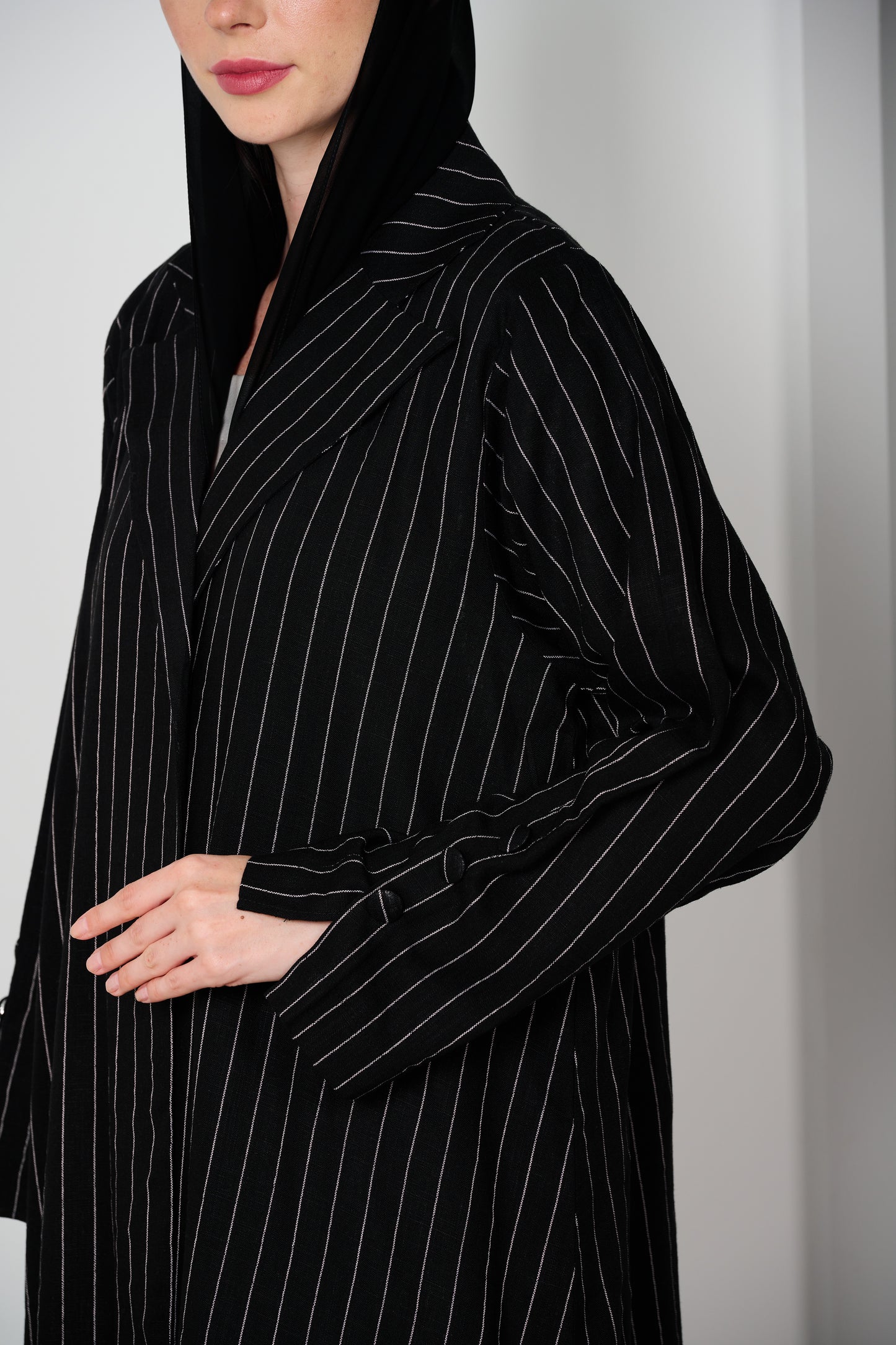 AT-023 Abaya