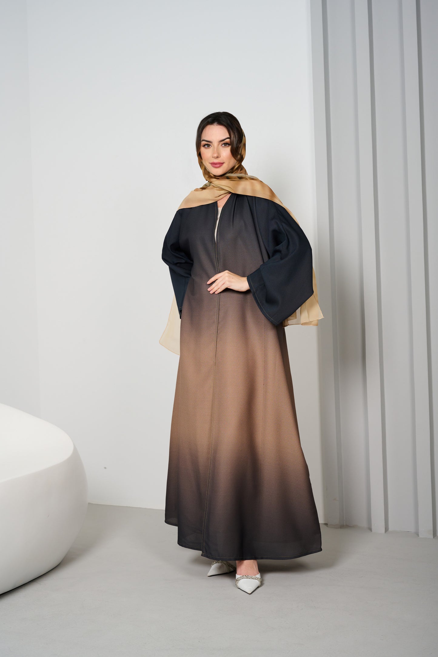 AT-020 Abaya