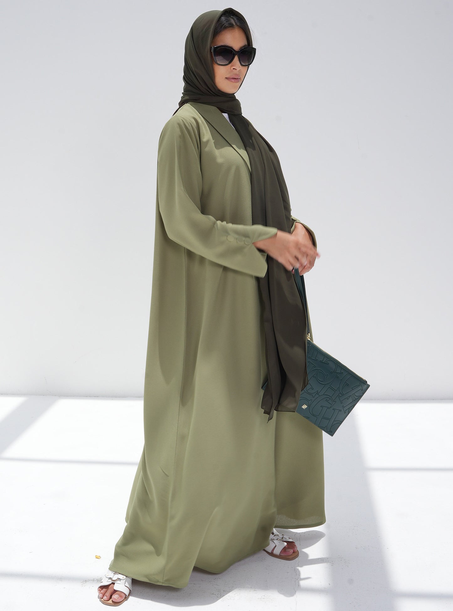 ATJ-09 Abaya