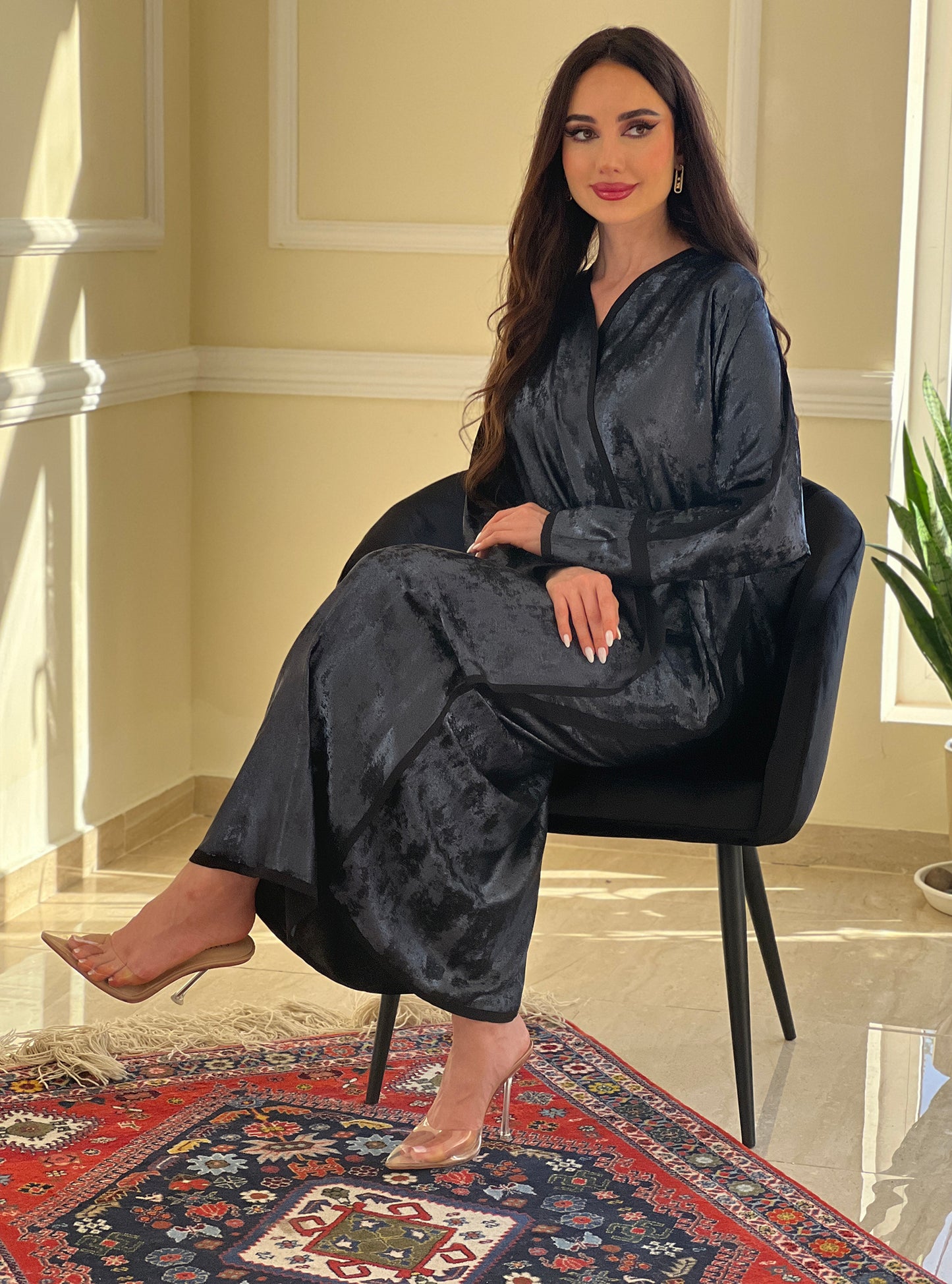 AT-004 Abaya