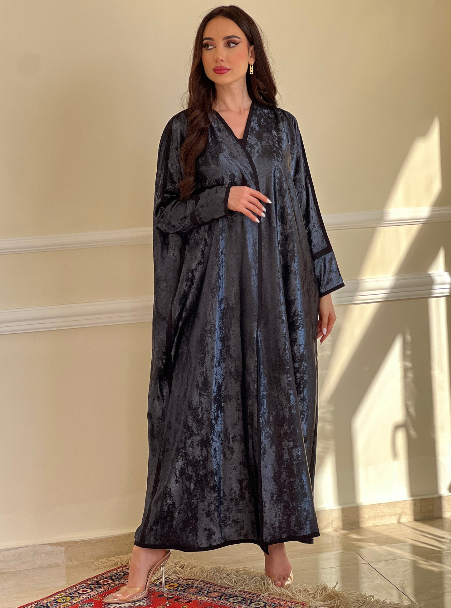 AT-004 Abaya