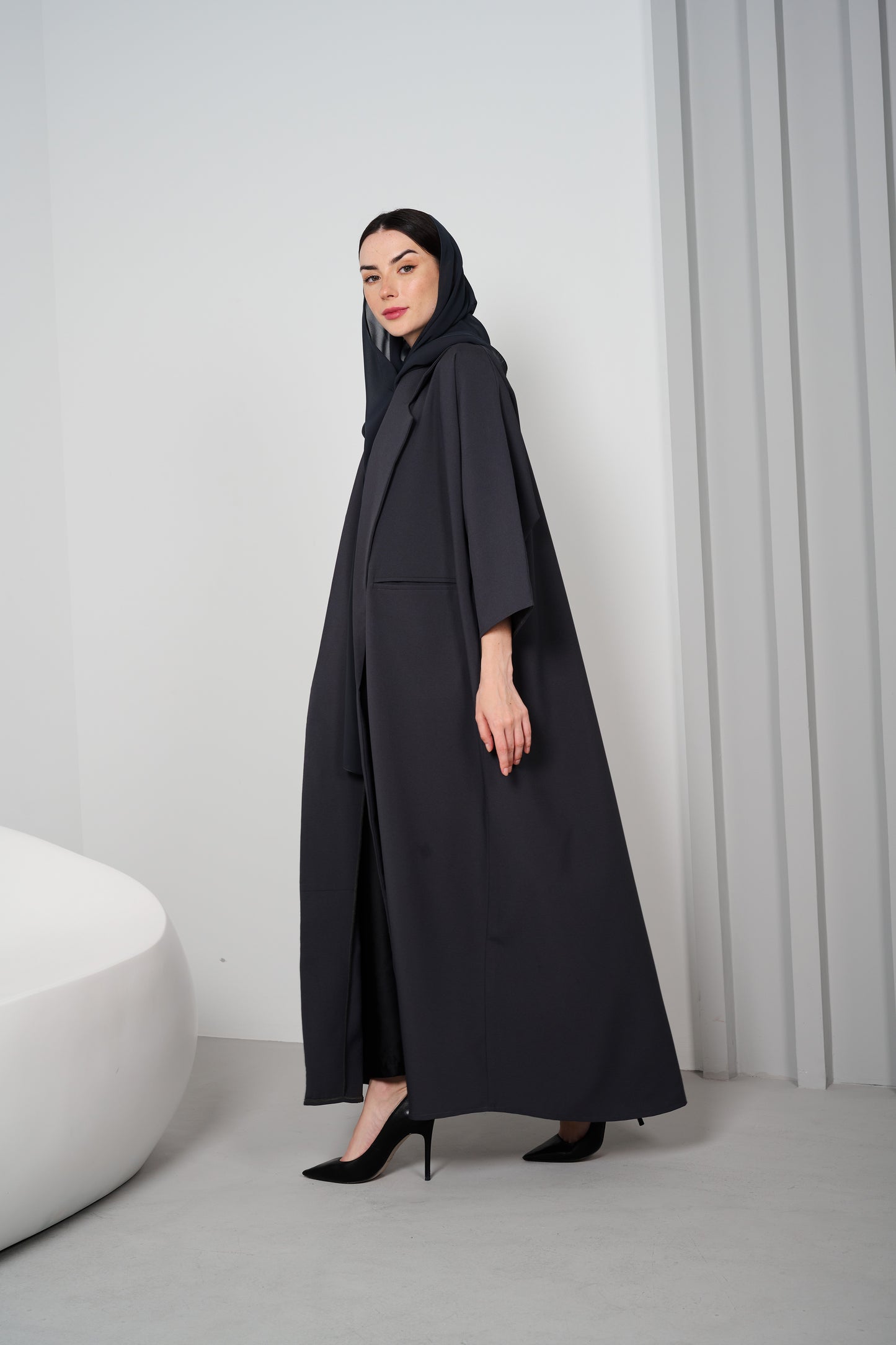 AT 032- Abaya