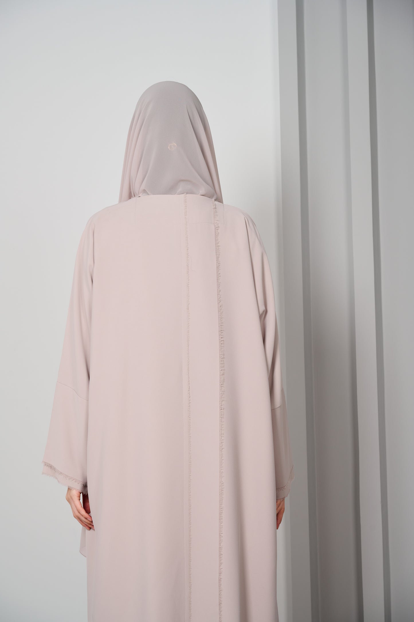 AT-025 ABAYA